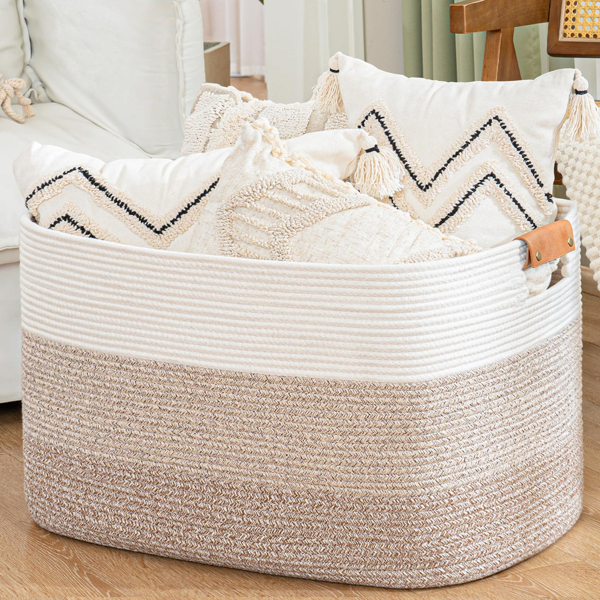 danpinera Blanket Basket, 72L Woven Storage basket with Leather Handle, Eco-friendly Decorative Storage Organization in Bathroom & Living Room for Towels 22 ''*17 ''*11.8 '', Gradient Brown